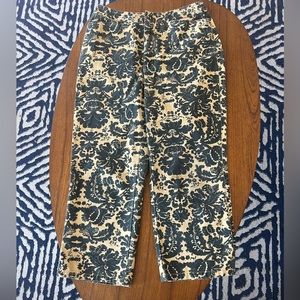 Liz Claiborne Jeans size 4, cream and black